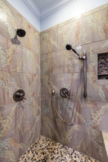 Downtown Sophistication/ Two Bedroom / Two Bath Louisville Bagian luar foto