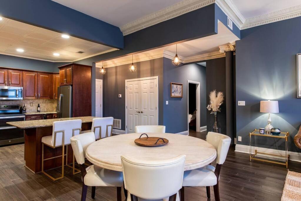 Downtown Sophistication/ Two Bedroom / Two Bath Louisville Bagian luar foto