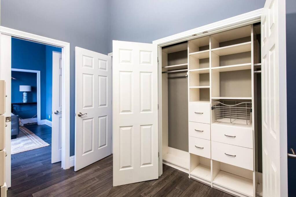 Downtown Sophistication/ Two Bedroom / Two Bath Louisville Bagian luar foto
