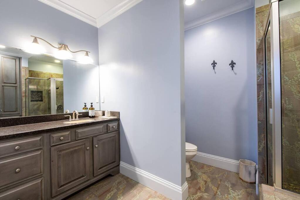 Downtown Sophistication/ Two Bedroom / Two Bath Louisville Bagian luar foto