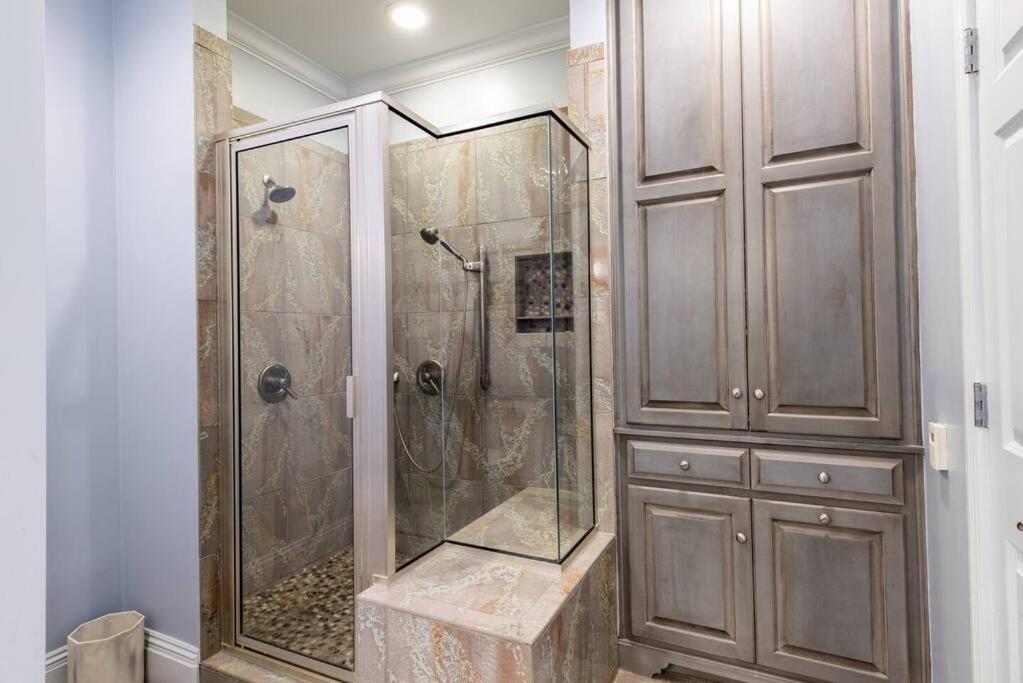 Downtown Sophistication/ Two Bedroom / Two Bath Louisville Bagian luar foto